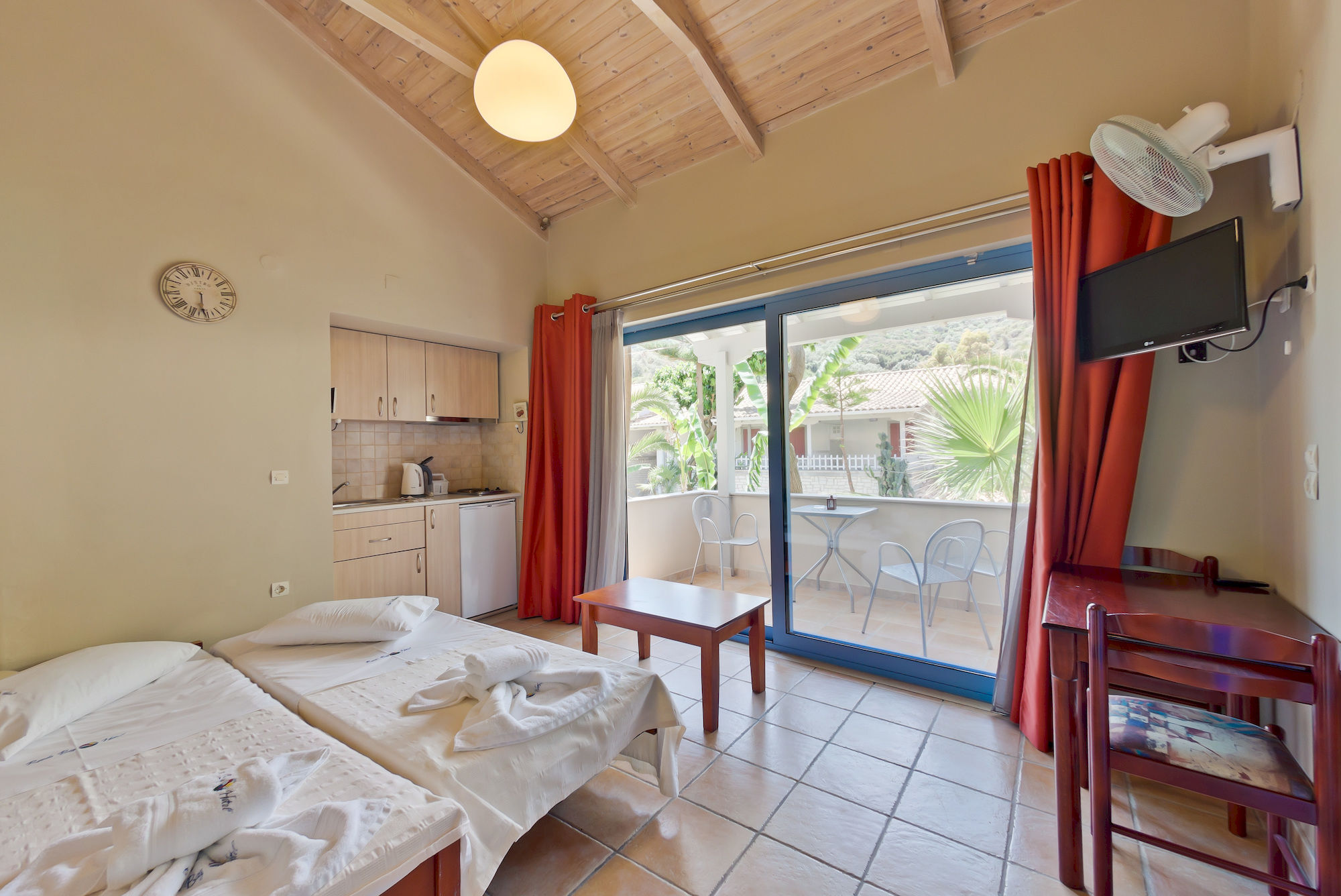 Rouda Bay Beach Hotel Mikros Gialos Ngoại thất bức ảnh