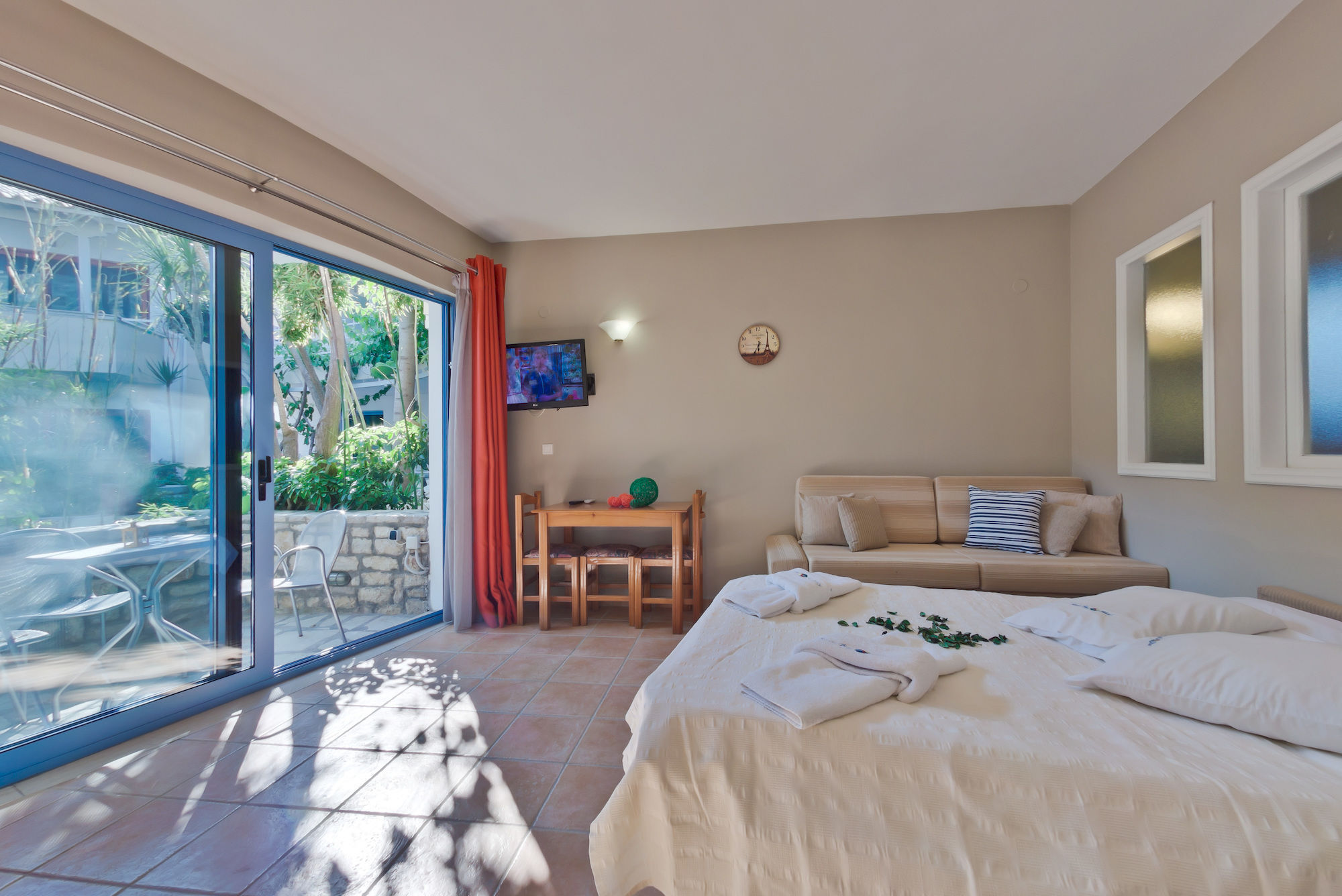 Rouda Bay Beach Hotel Mikros Gialos Ngoại thất bức ảnh
